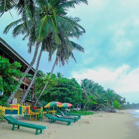 Reggae Zone Beach Resort Tangalle Buitenkant foto