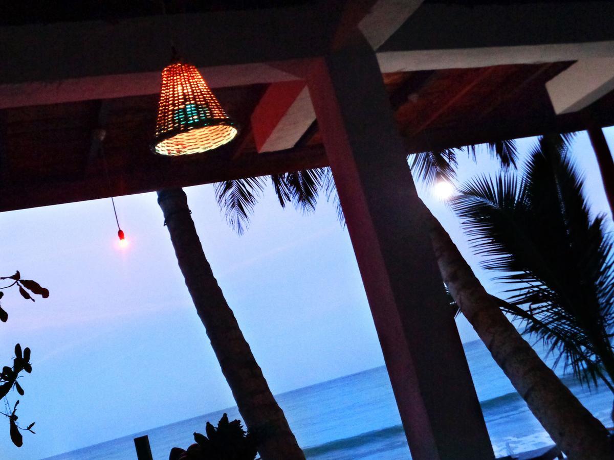 Reggae Zone Beach Resort Tangalle Buitenkant foto
