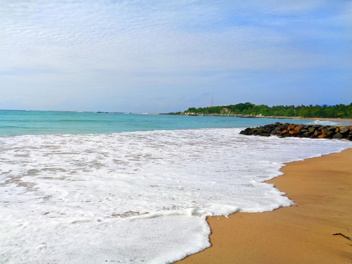 Reggae Zone Beach Resort Tangalle Buitenkant foto